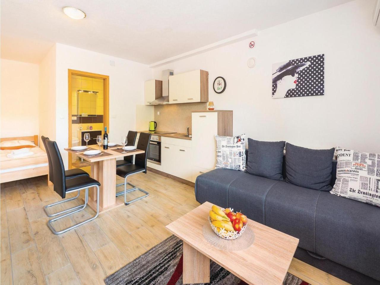 Awesome apartment in Rijeka with Buitenkant foto