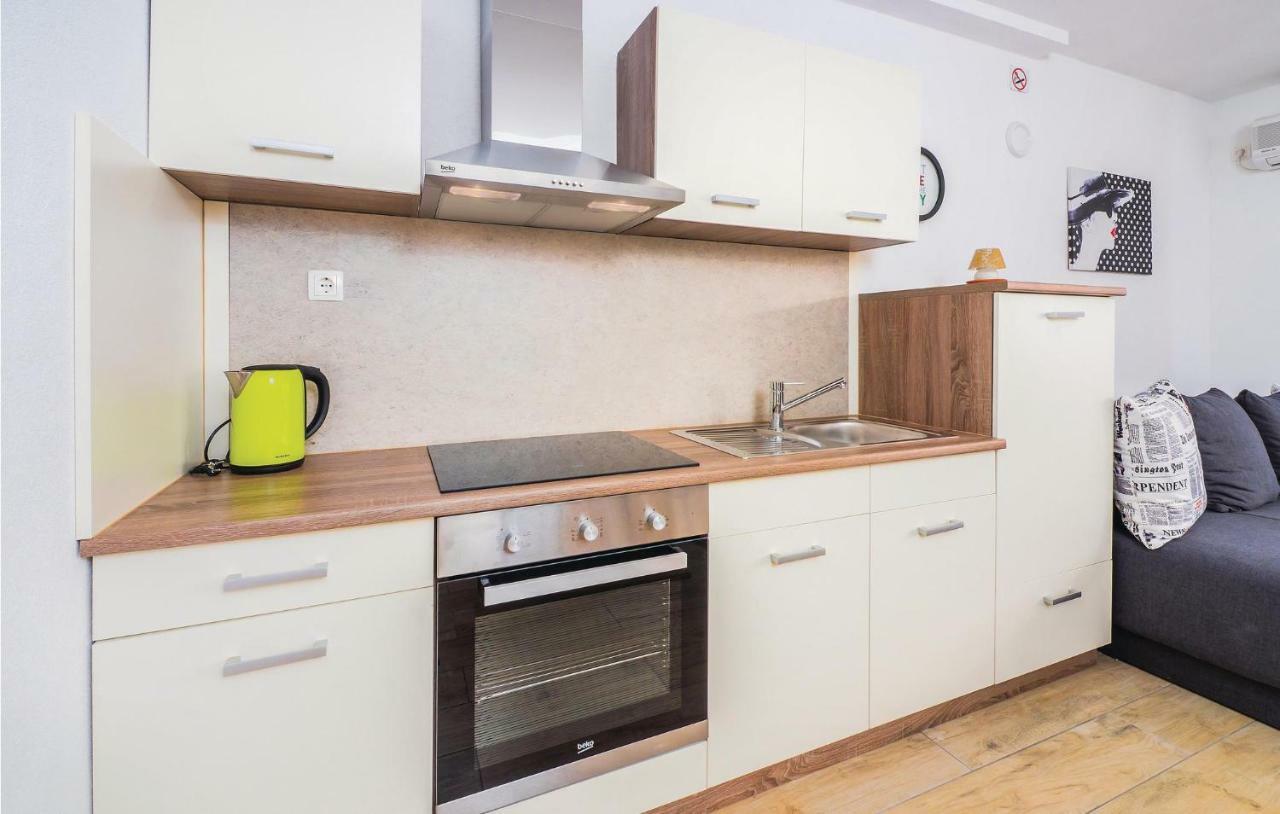 Awesome apartment in Rijeka with Buitenkant foto